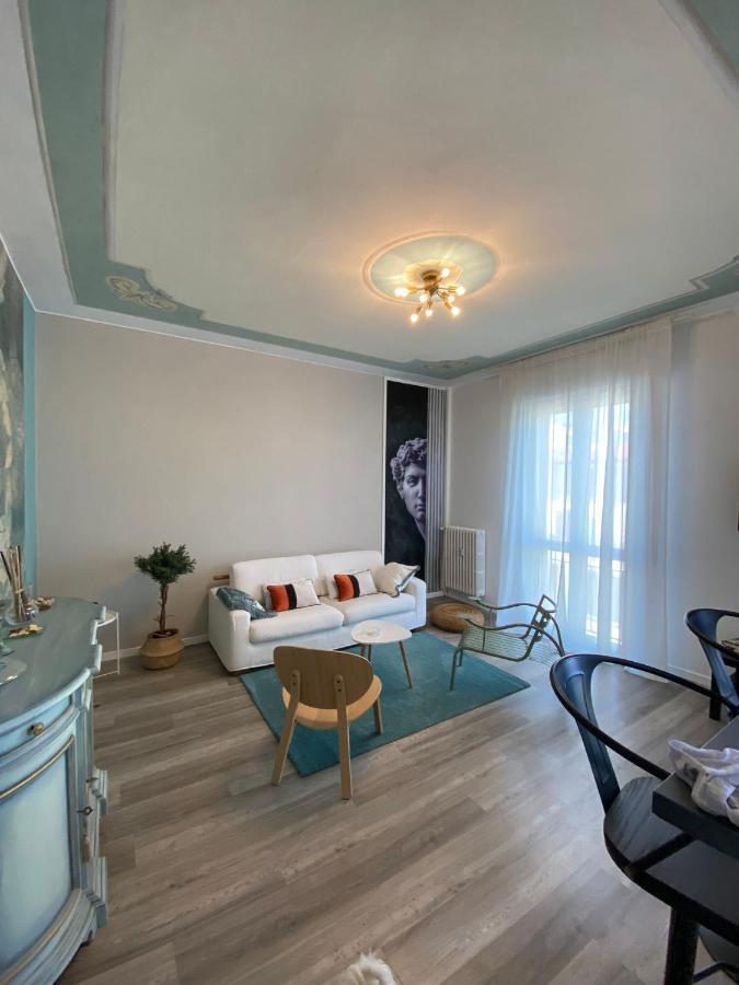 מודנה Aurora Flowers - Two Rooms And Free Parking Near Center And Train Station מראה חיצוני תמונה