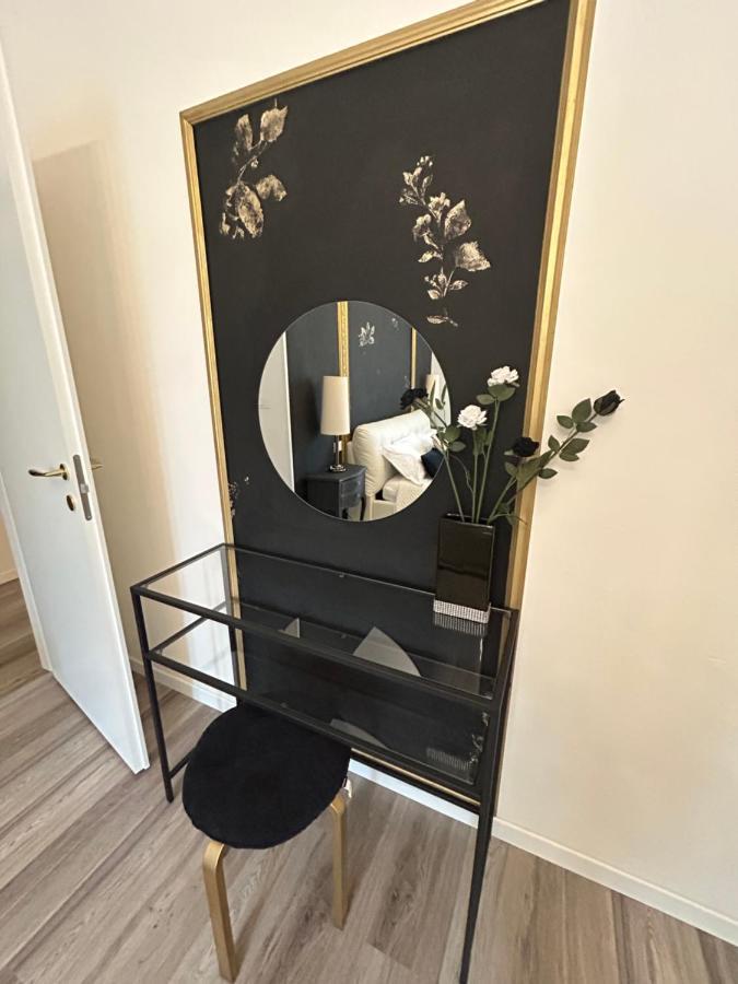 מודנה Aurora Flowers - Two Rooms And Free Parking Near Center And Train Station מראה חיצוני תמונה